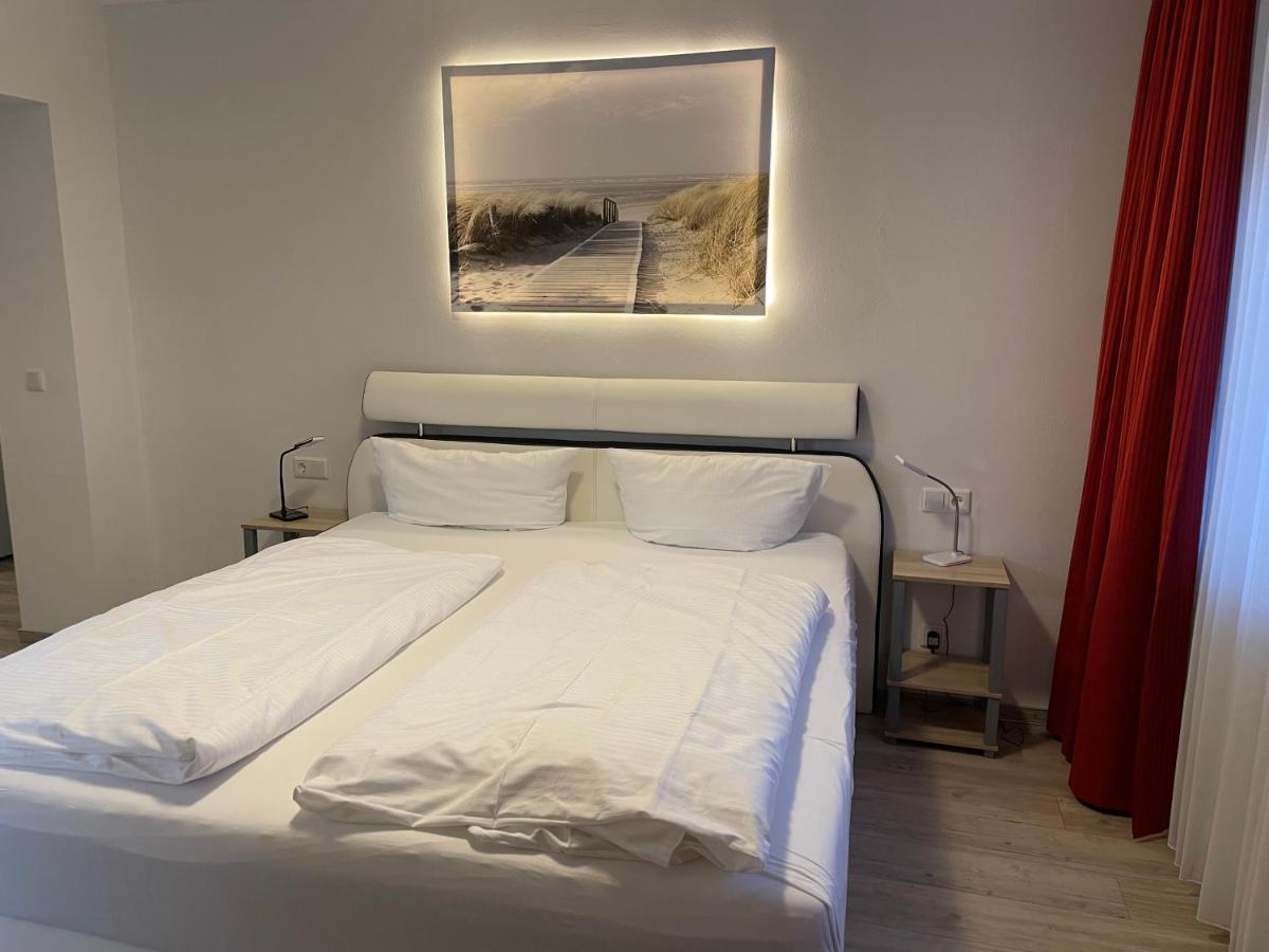 Hotel Osterkrug Husum  Bagian luar foto