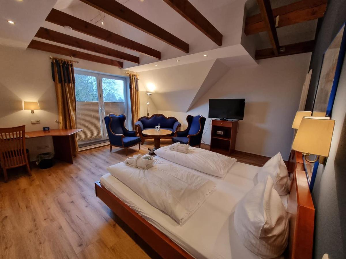 Hotel Osterkrug Husum  Bagian luar foto