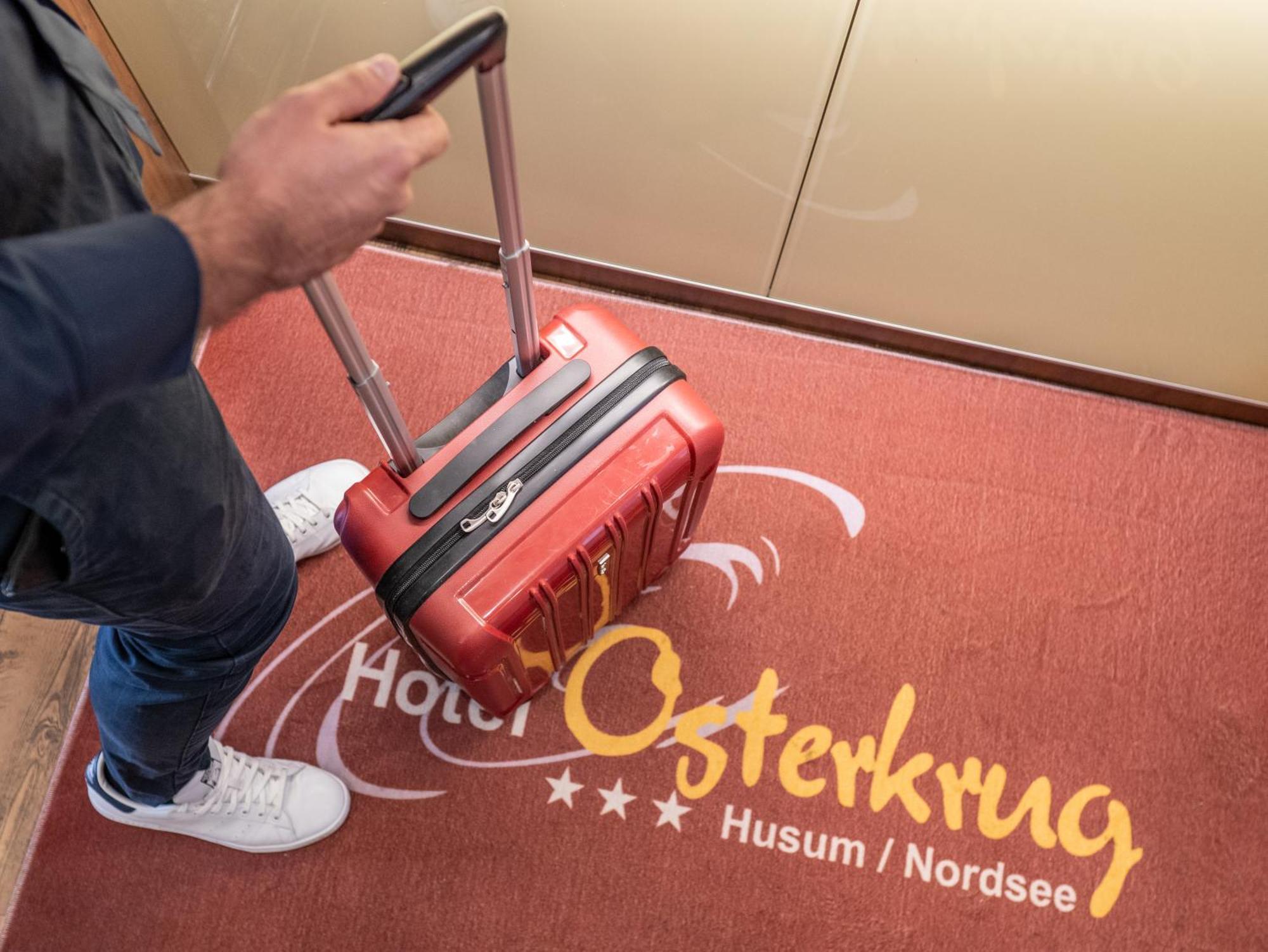 Hotel Osterkrug Husum  Bagian luar foto